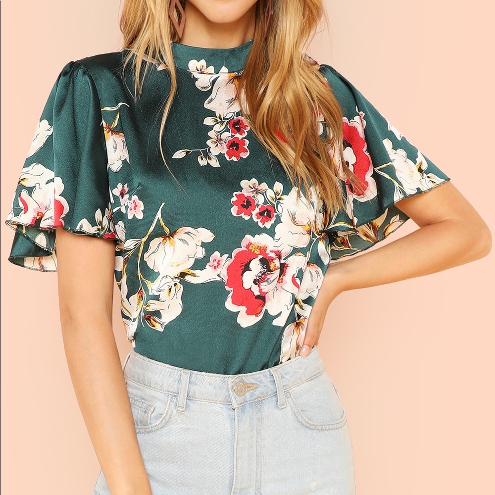 Mock Neck Floral Blouse 🌸
